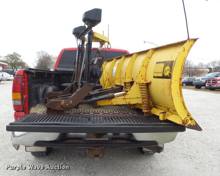 image for item DZ9060 2002 Chevrolet Silverado 2500HD Ext. Cab pickup truck