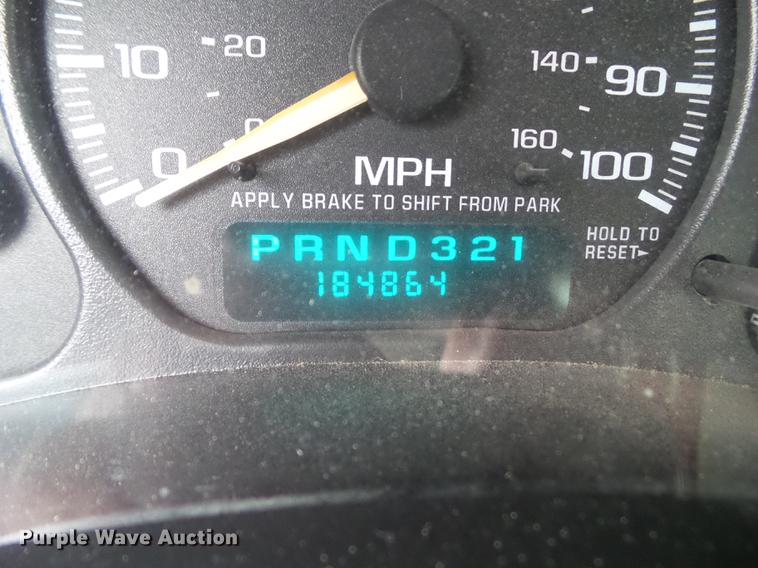 image for item DZ9060 2002 Chevrolet Silverado 2500HD Ext. Cab pickup truck