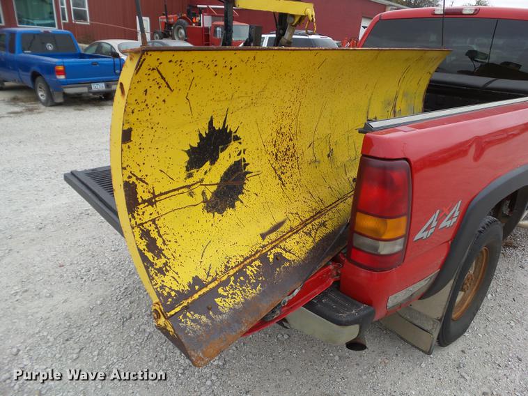 image for item DZ9060 2002 Chevrolet Silverado 2500HD Ext. Cab pickup truck