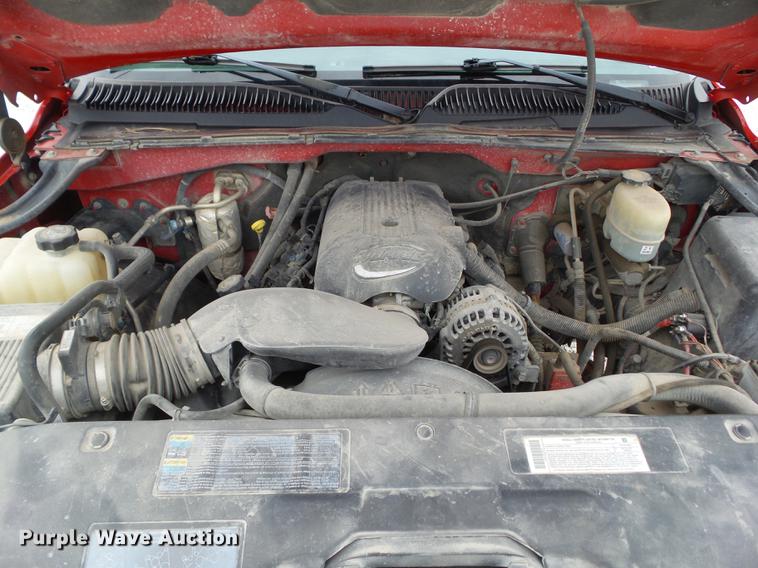 image for item DZ9060 2002 Chevrolet Silverado 2500HD Ext. Cab pickup truck