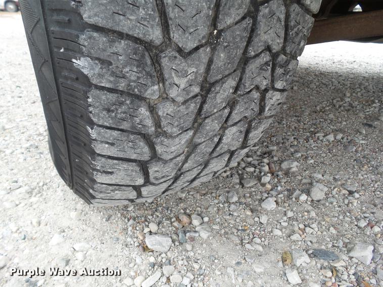 image for item DZ9060 2002 Chevrolet Silverado 2500HD Ext. Cab pickup truck