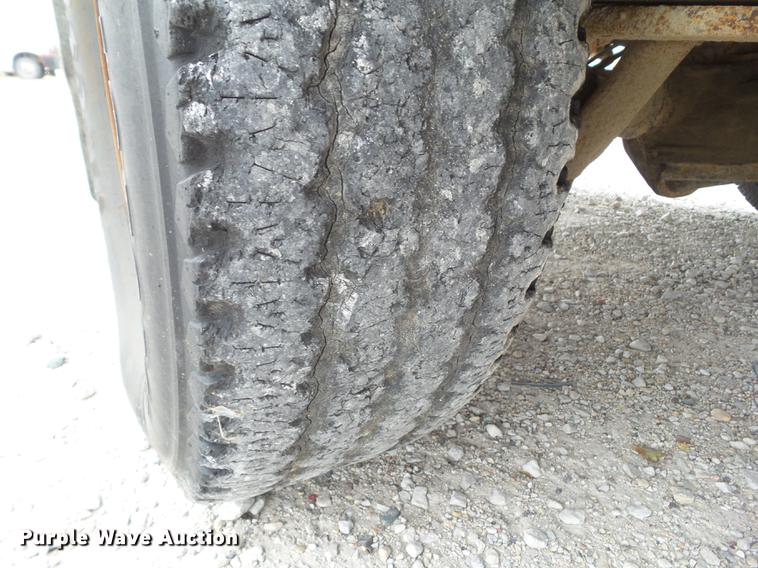 image for item DZ9060 2002 Chevrolet Silverado 2500HD Ext. Cab pickup truck