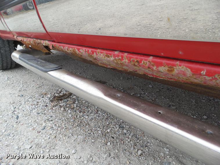 image for item DZ9060 2002 Chevrolet Silverado 2500HD Ext. Cab pickup truck