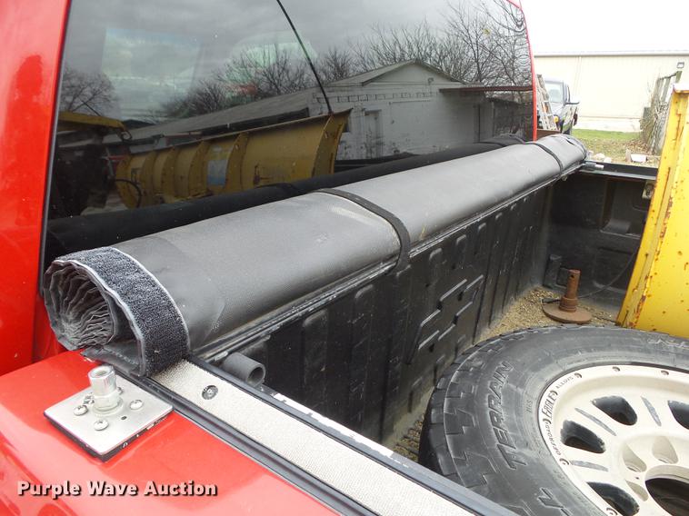 image for item DZ9060 2002 Chevrolet Silverado 2500HD Ext. Cab pickup truck