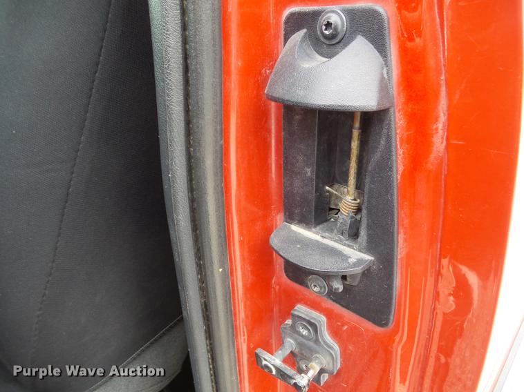 image for item DZ9060 2002 Chevrolet Silverado 2500HD Ext. Cab pickup truck