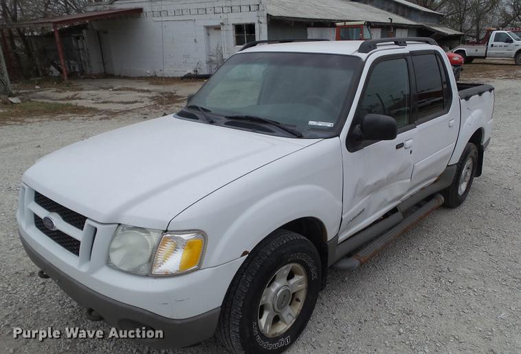 image for item DZ9061 2002 Ford Explorer Sport Trac SUV