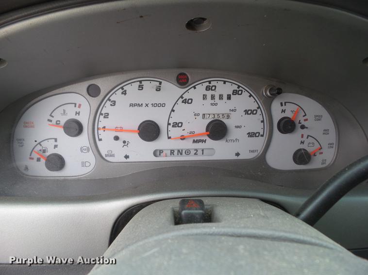 image for item DZ9061 2002 Ford Explorer Sport Trac SUV