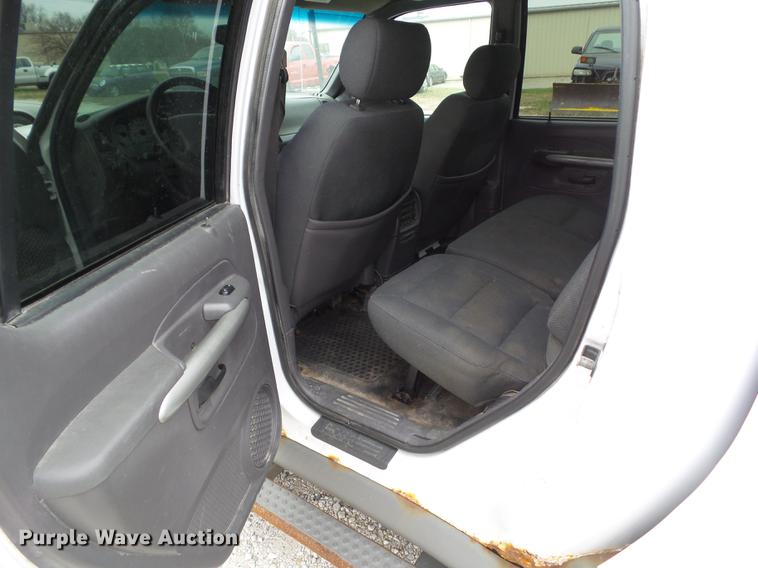 image for item DZ9061 2002 Ford Explorer Sport Trac SUV