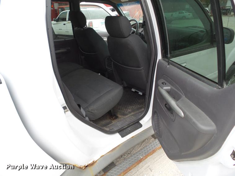 image for item DZ9061 2002 Ford Explorer Sport Trac SUV