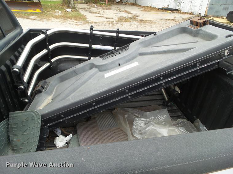 image for item DZ9061 2002 Ford Explorer Sport Trac SUV