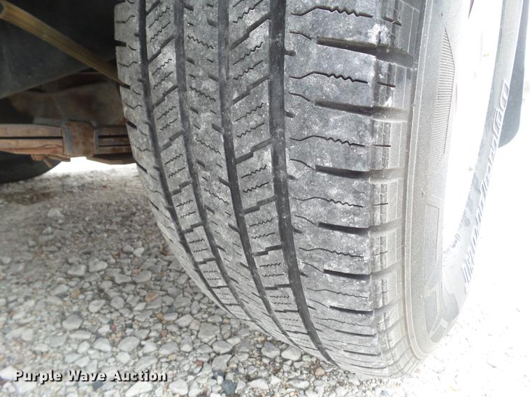 image for item DZ9061 2002 Ford Explorer Sport Trac SUV