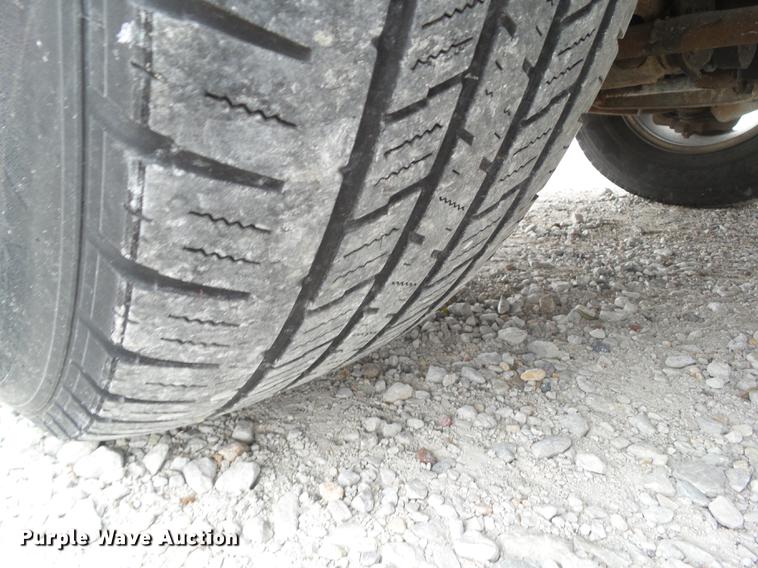 image for item DZ9061 2002 Ford Explorer Sport Trac SUV