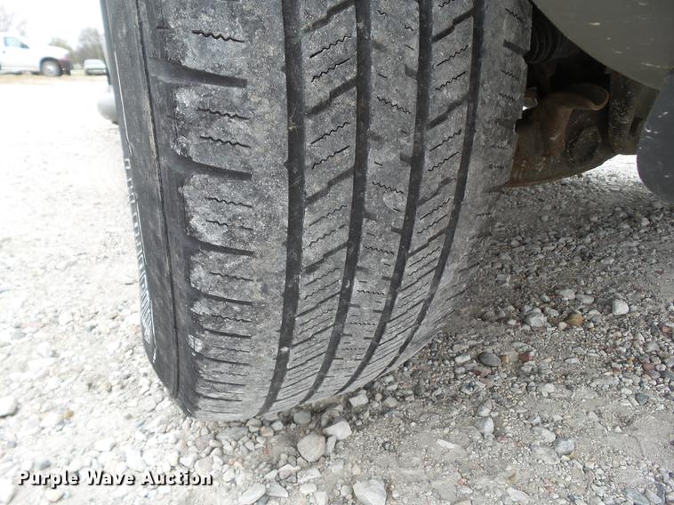 image for item DZ9061 2002 Ford Explorer Sport Trac SUV