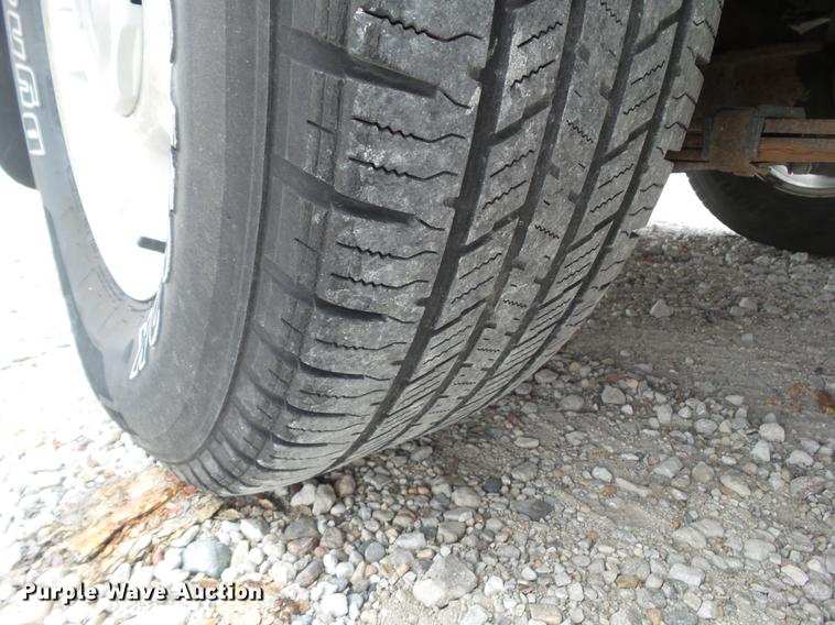 image for item DZ9061 2002 Ford Explorer Sport Trac SUV