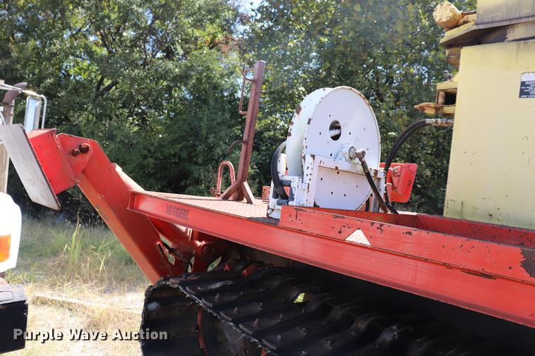 image for item ED9582 Nodwell FN110 track carrier with digger derrick