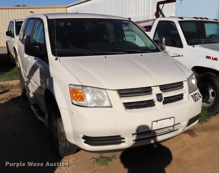 image for item ED9651 2010 Dodge Grand Caravan SE van