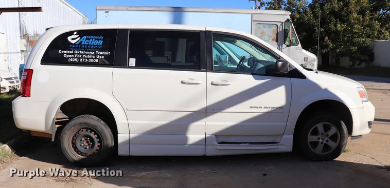 image for item ED9651 2010 Dodge Grand Caravan SE van