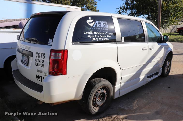 image for item ED9651 2010 Dodge Grand Caravan SE van