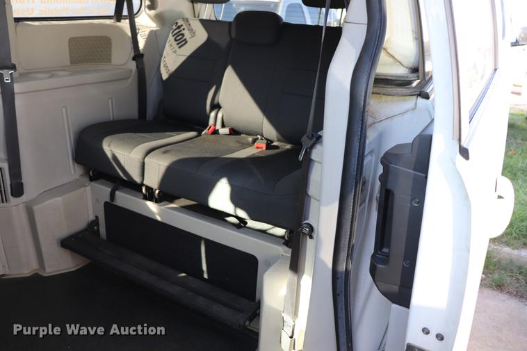 image for item ED9651 2010 Dodge Grand Caravan SE van