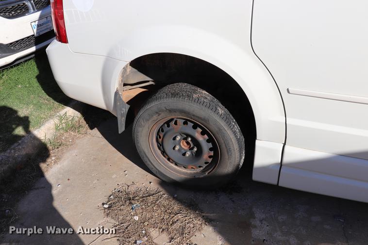 image for item ED9651 2010 Dodge Grand Caravan SE van
