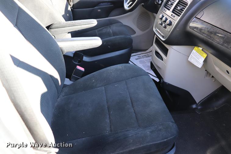 image for item ED9652 2011 Dodge Grand Caravan Express van