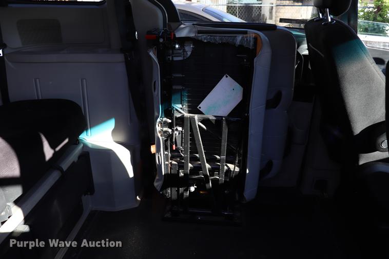 image for item ED9652 2011 Dodge Grand Caravan Express van