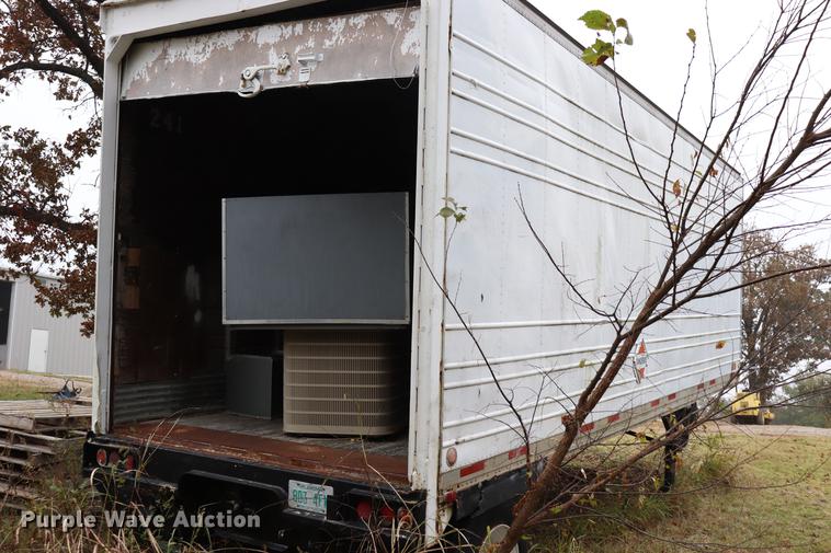 image for item ED9670 1986 Utility VS1D dry van trailer