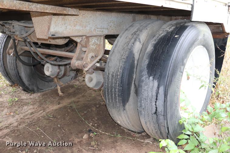 image for item ED9670 1986 Utility VS1D dry van trailer