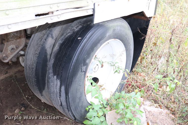 image for item ED9670 1986 Utility VS1D dry van trailer