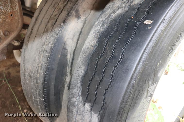 image for item ED9670 1986 Utility VS1D dry van trailer