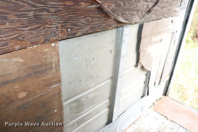 image for item ED9670 1986 Utility VS1D dry van trailer