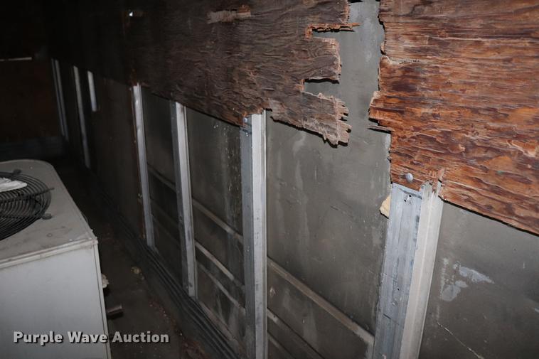 image for item ED9670 1986 Utility VS1D dry van trailer