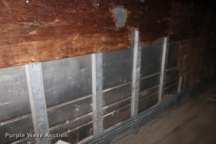 image for item ED9670 1986 Utility VS1D dry van trailer