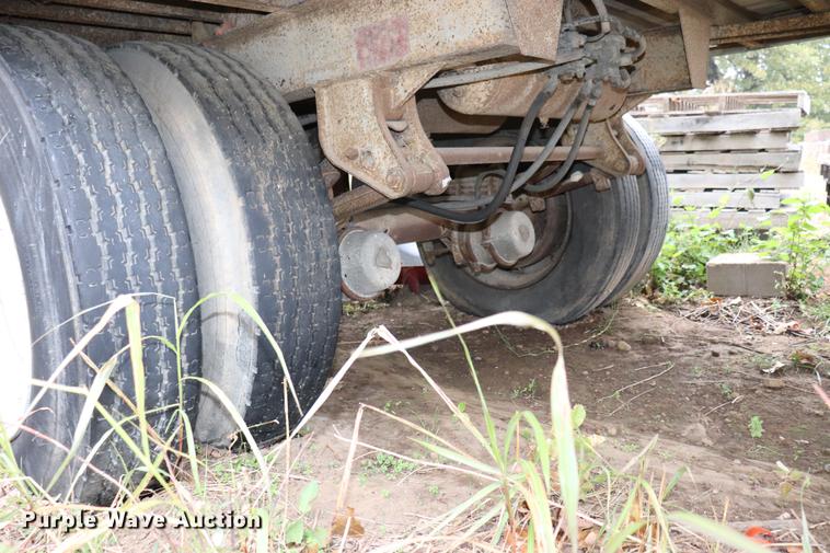 image for item ED9670 1986 Utility VS1D dry van trailer