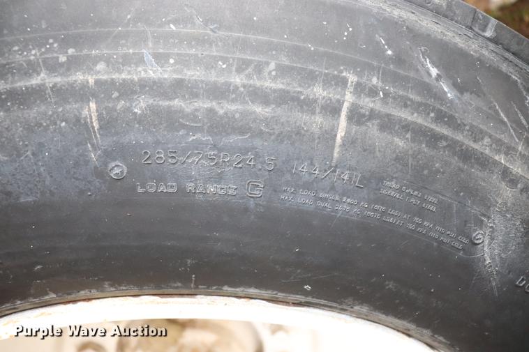 image for item ED9670 1986 Utility VS1D dry van trailer