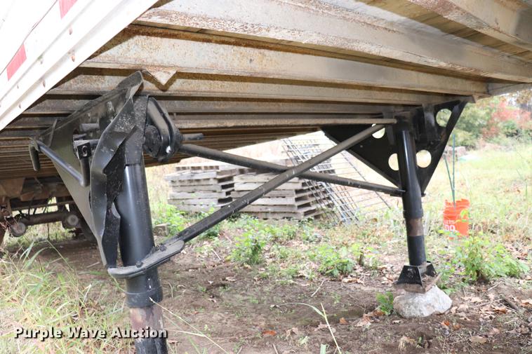 image for item ED9670 1986 Utility VS1D dry van trailer