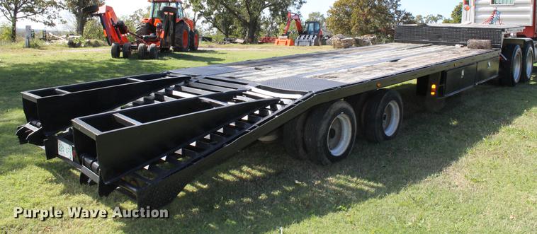 image for item ED9673 2000 Central drop deck equipment trailer