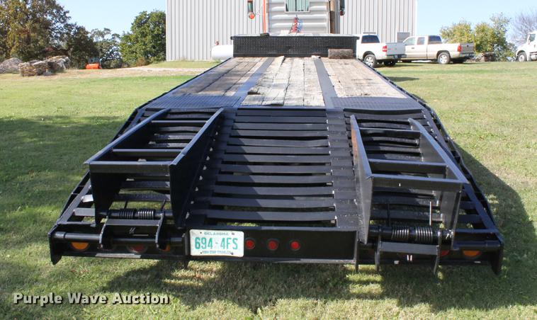 image for item ED9673 2000 Central drop deck equipment trailer