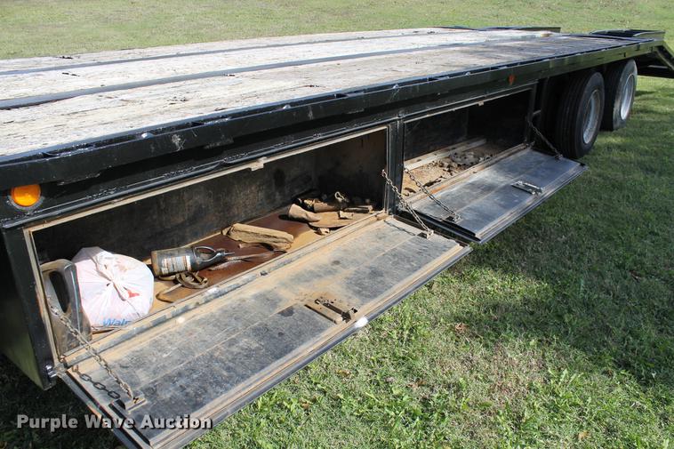 image for item ED9673 2000 Central drop deck equipment trailer