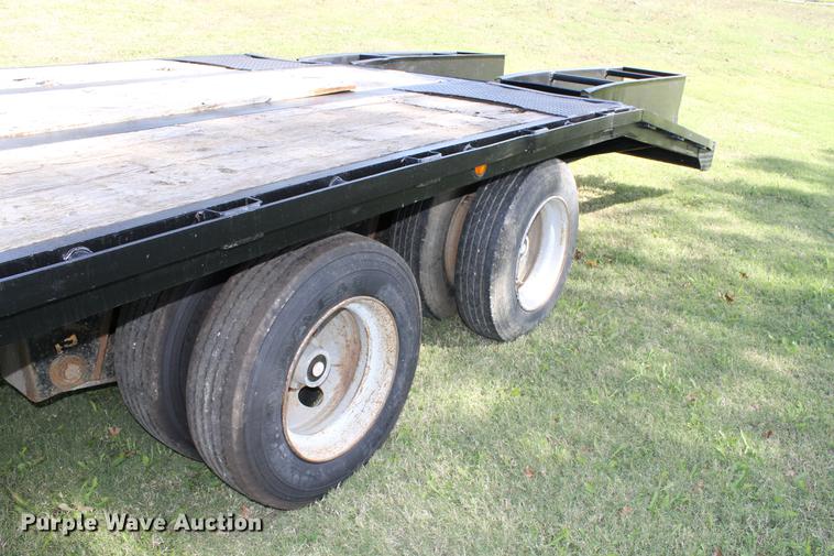 image for item ED9673 2000 Central drop deck equipment trailer