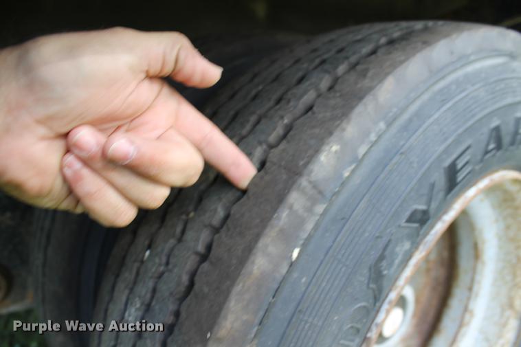 image for item ED9673 2000 Central drop deck equipment trailer