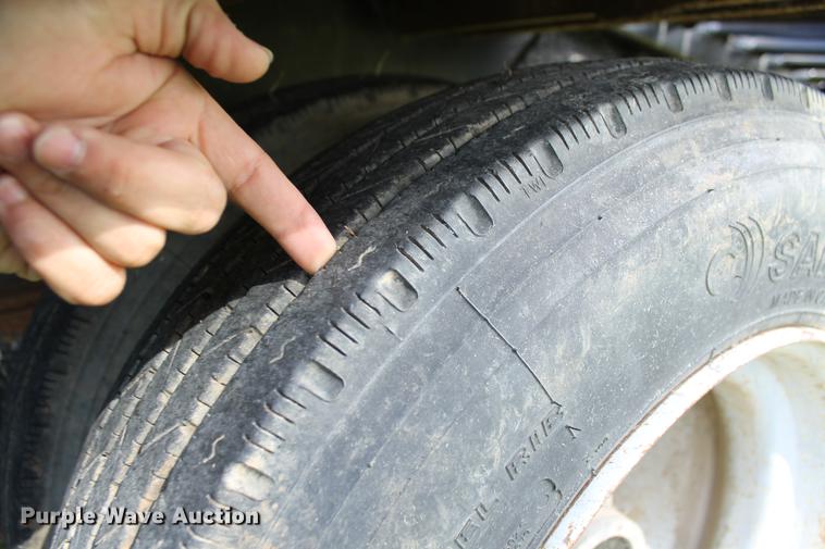 image for item ED9673 2000 Central drop deck equipment trailer