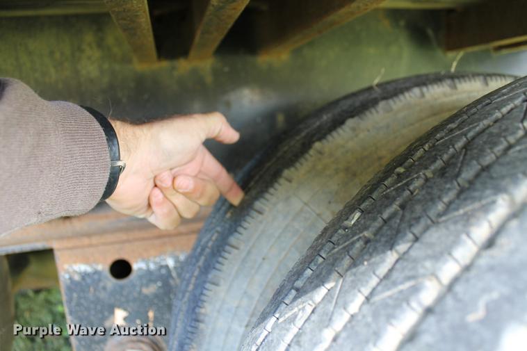 image for item ED9673 2000 Central drop deck equipment trailer