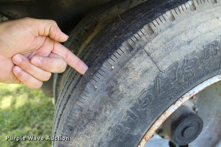image for item ED9673 2000 Central drop deck equipment trailer