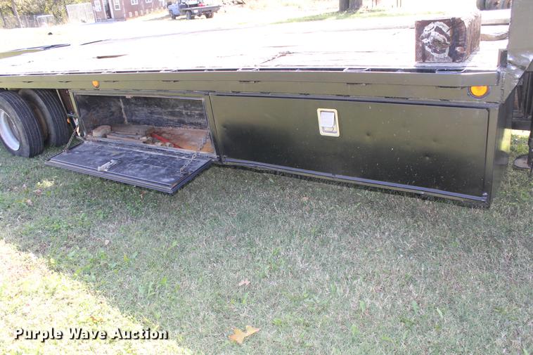 image for item ED9673 2000 Central drop deck equipment trailer