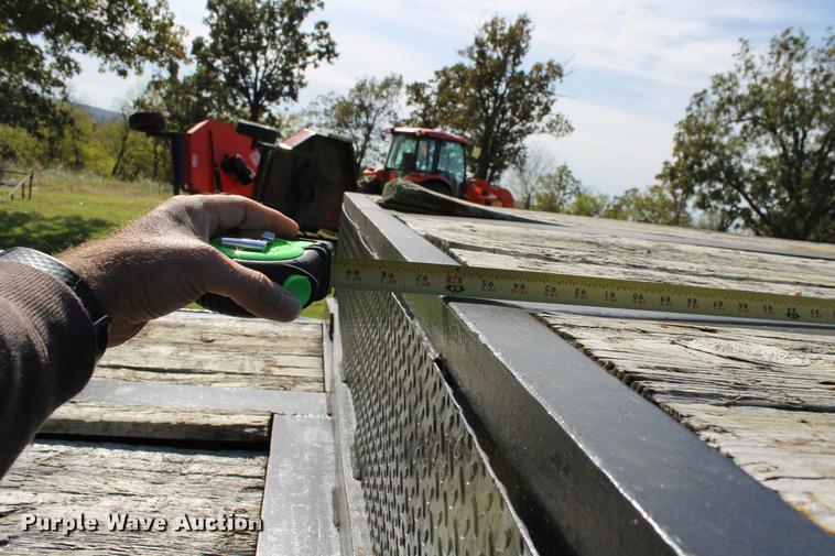 image for item ED9673 2000 Central drop deck equipment trailer