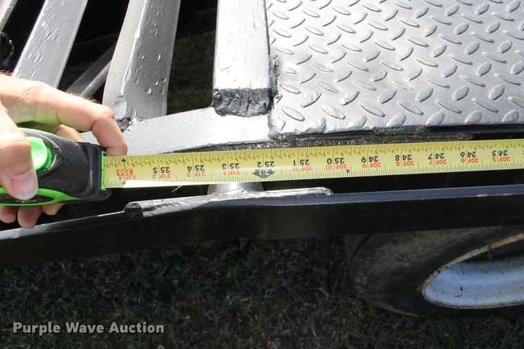 image for item ED9673 2000 Central drop deck equipment trailer