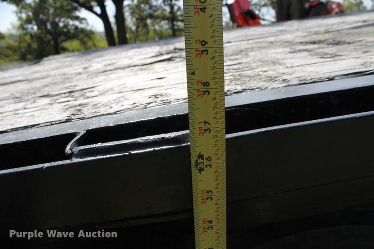 image for item ED9673 2000 Central drop deck equipment trailer