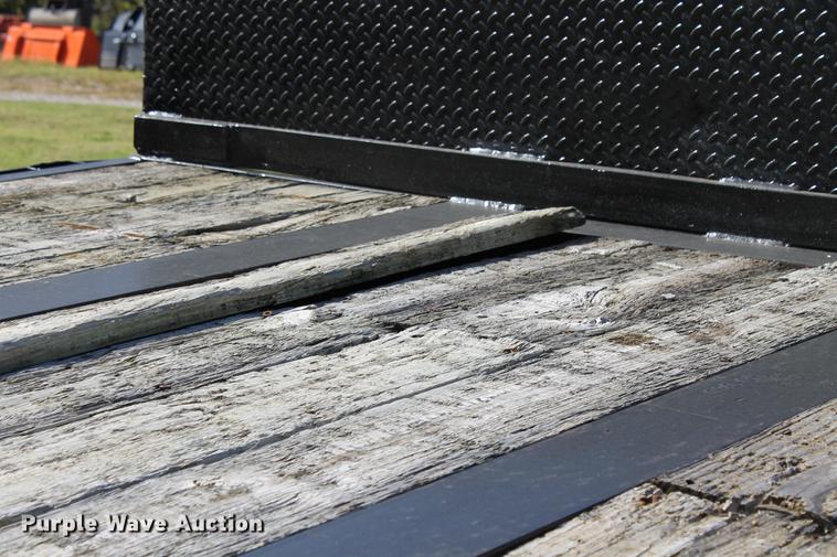 image for item ED9673 2000 Central drop deck equipment trailer