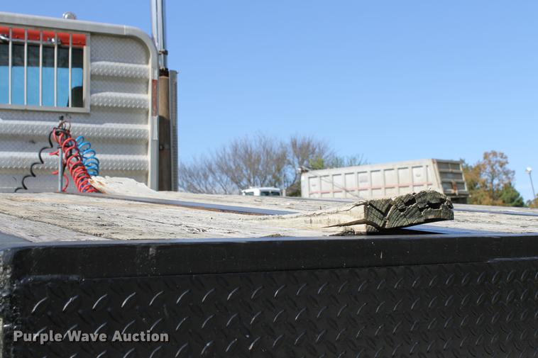 image for item ED9673 2000 Central drop deck equipment trailer